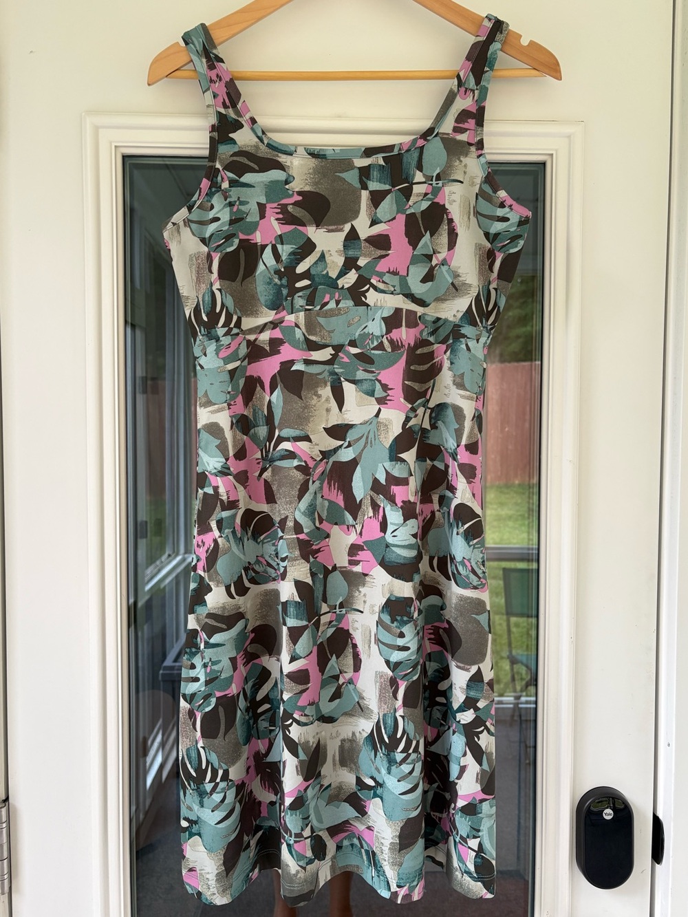 COLUMBIA PFG Freezer III Tank Dress Sz M Cypress Ikat Palms Athletic Performance